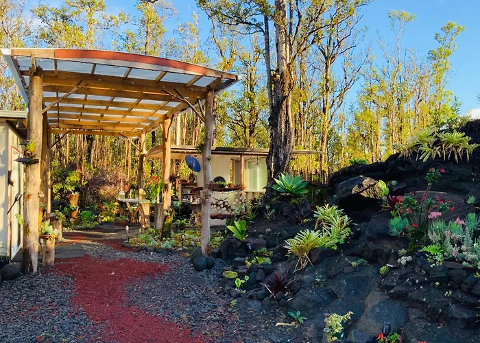Exotic Garden Cottage At Amazing Volcano Fissure