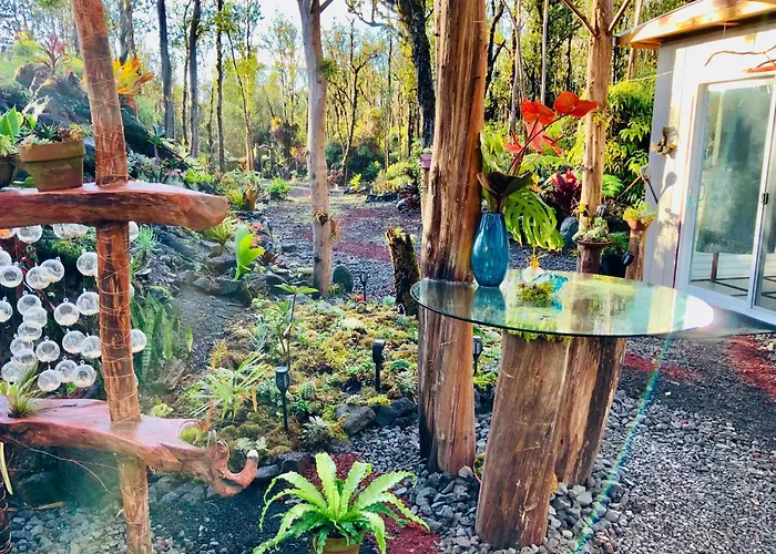 Exotic Garden Cottage At Amazing Volcano Fissure