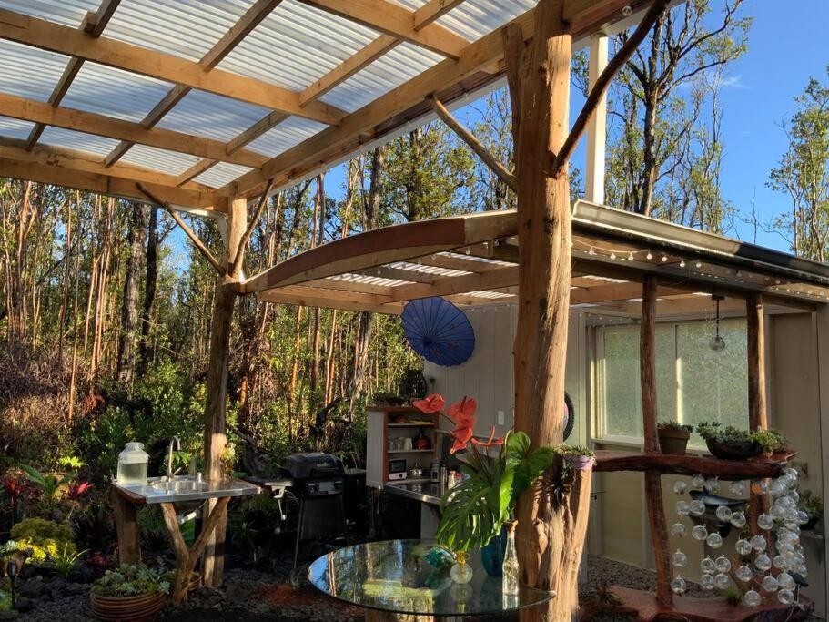 Landhaus Exotic Garden At Amazing Volcano Fissure Mountain View