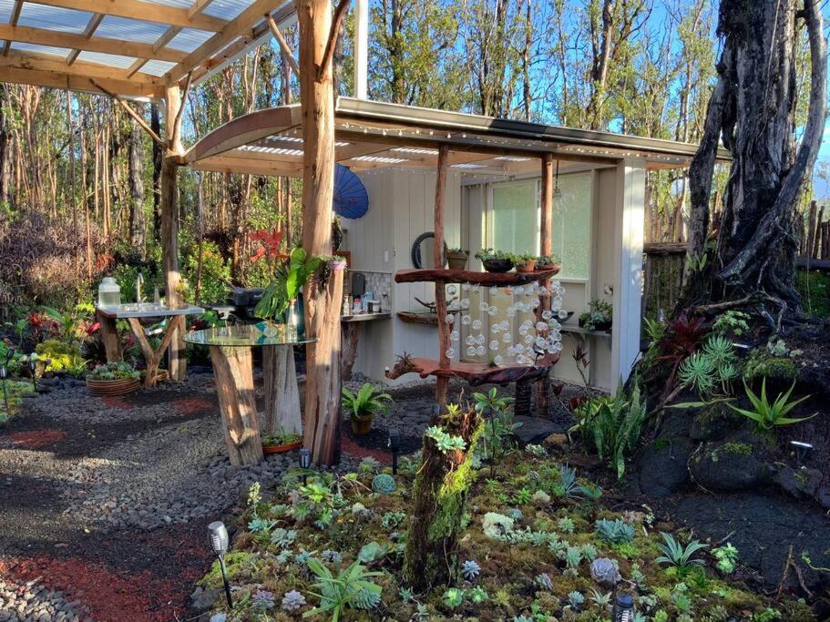 Landhaus Exotic Garden At Amazing Volcano Fissure *